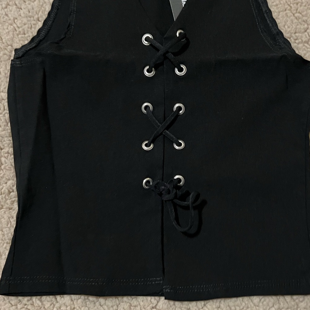 🤍New Lace Up Front Crop Vest🤍 - Picture 5 of 7
